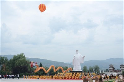 天水在線(xiàn)攝影報(bào)道:清水縣第五屆軒轅文化節(jié)開(kāi)幕式掠影(圖)
