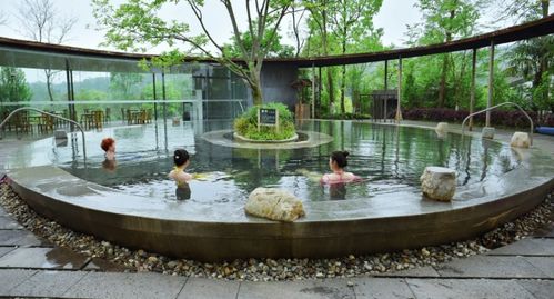 成都2小時溫泉小鎮(zhèn)之旅：泡湯吃鹵鴨，盡享悠閑時光